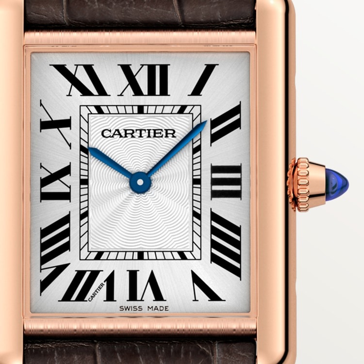Cartier Tank Louis Cartier WGTA0011, dettaglio del quadrante e della corona con cabochon blu