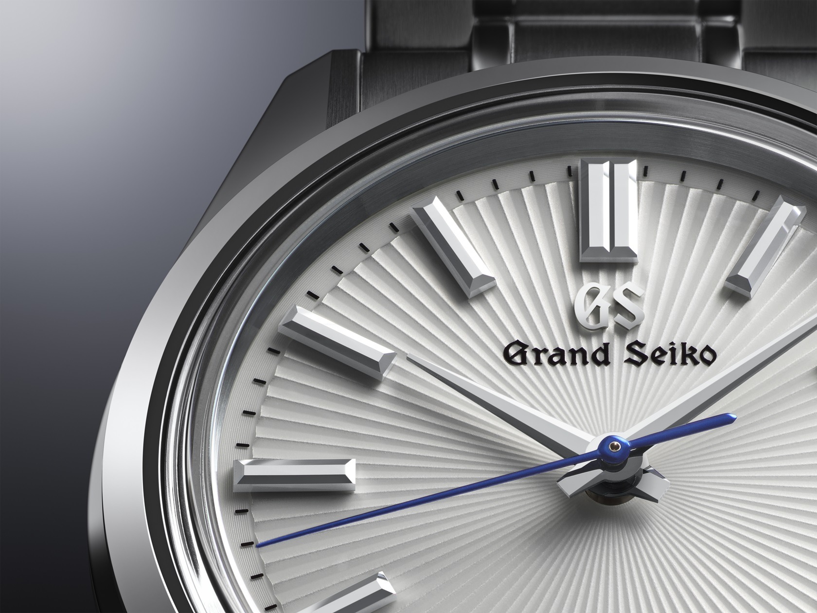 Grand Seiko SBGW297, dettaglio della cassa 44GS e del quadrante argentato