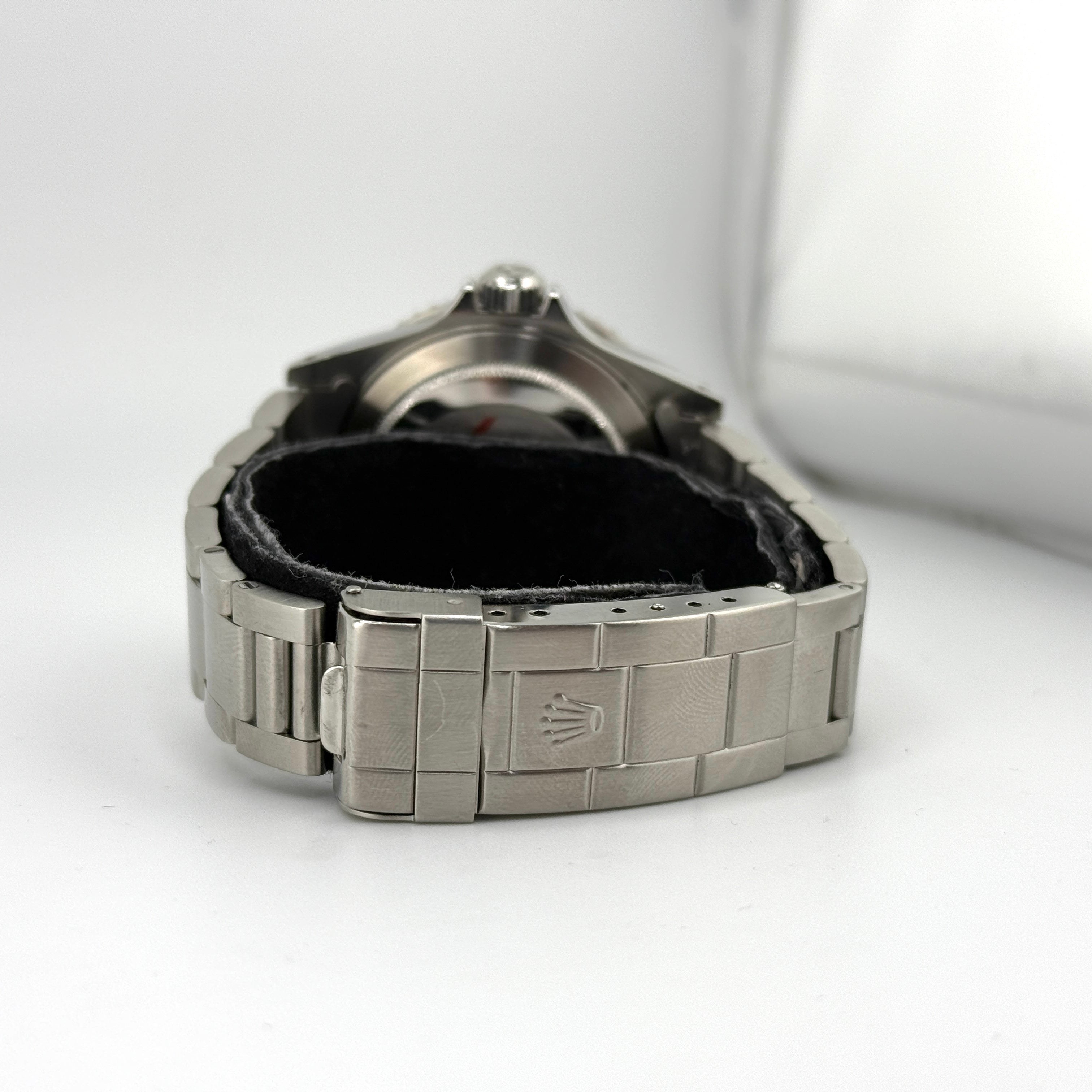 Rolex Submariner 14060M in acciaio, dettaglio della chiusura Oyster
