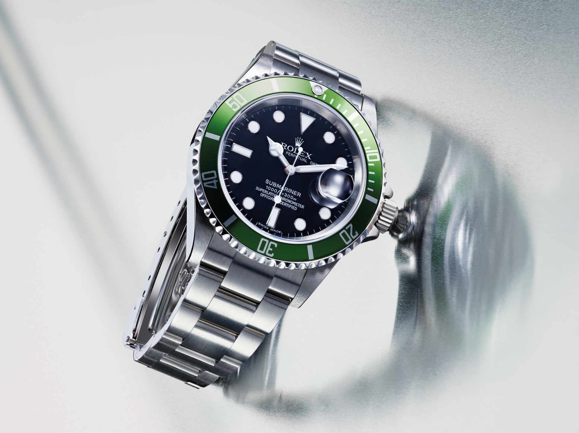 Rolex Submariner Date 16610LV con quadrante nero e lunetta verde, immagine storica ufficiale Rolex