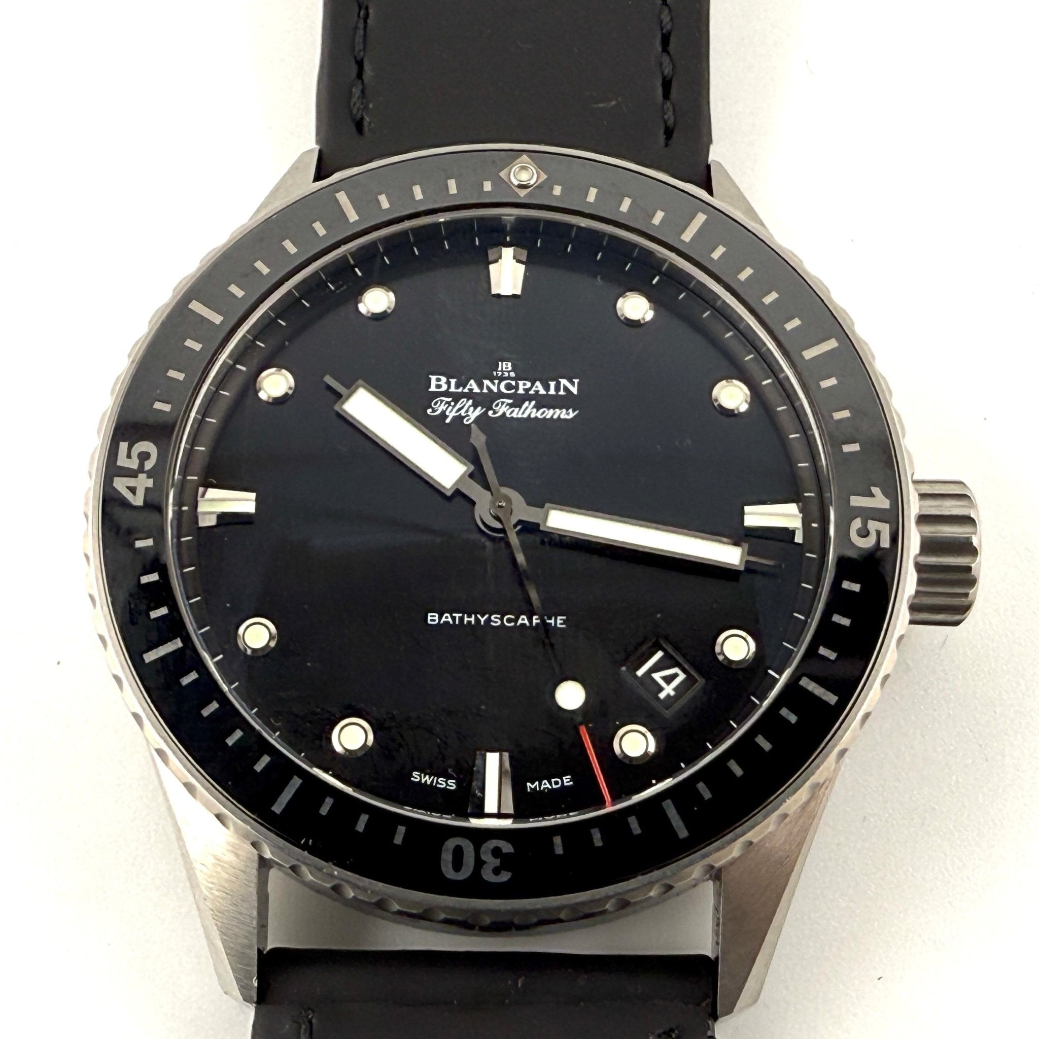 Blancpain Fifty Fathoms Bathyscaphe 5000 0130 B52A, quadrante