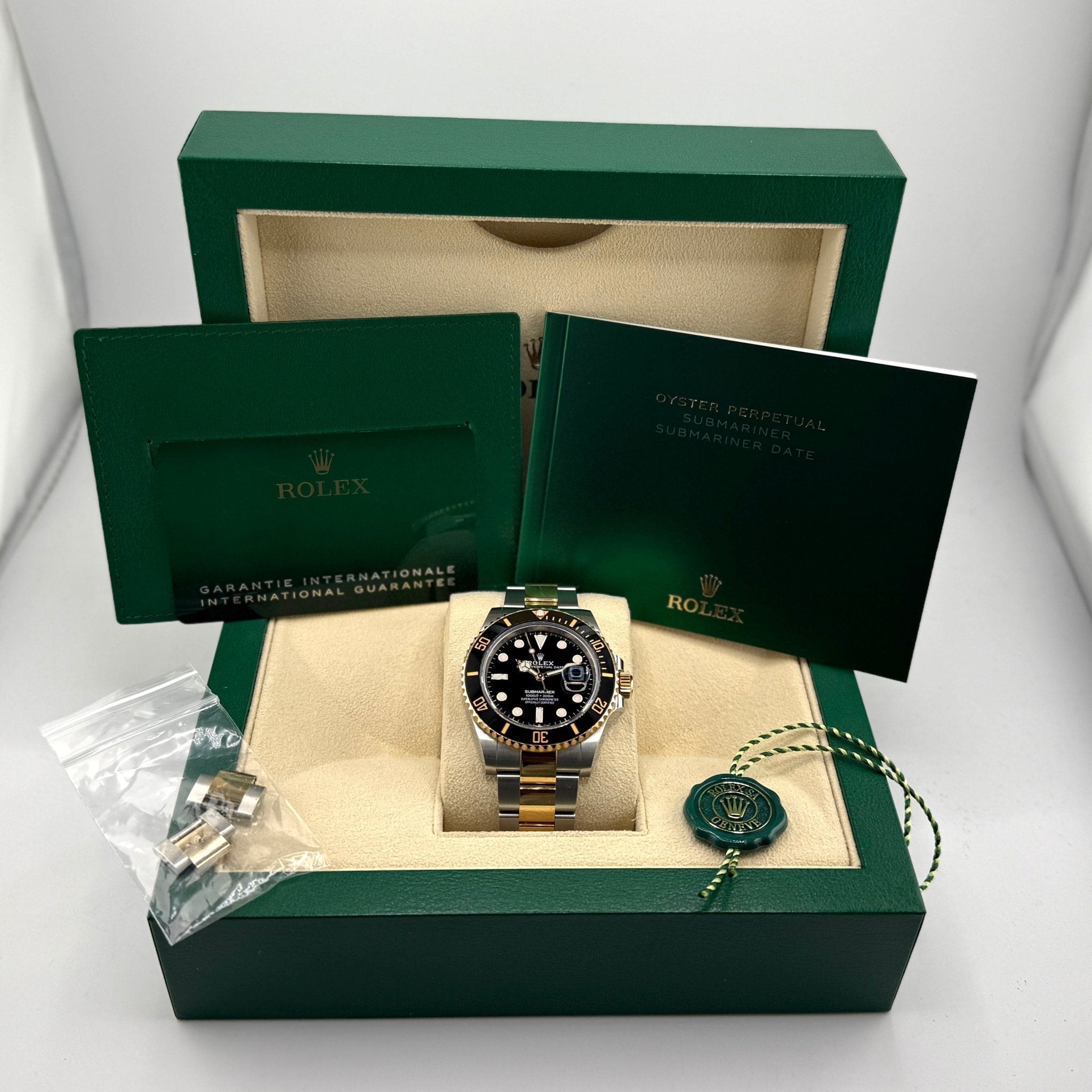 Rolex Submariner Date 126613LN, corredo