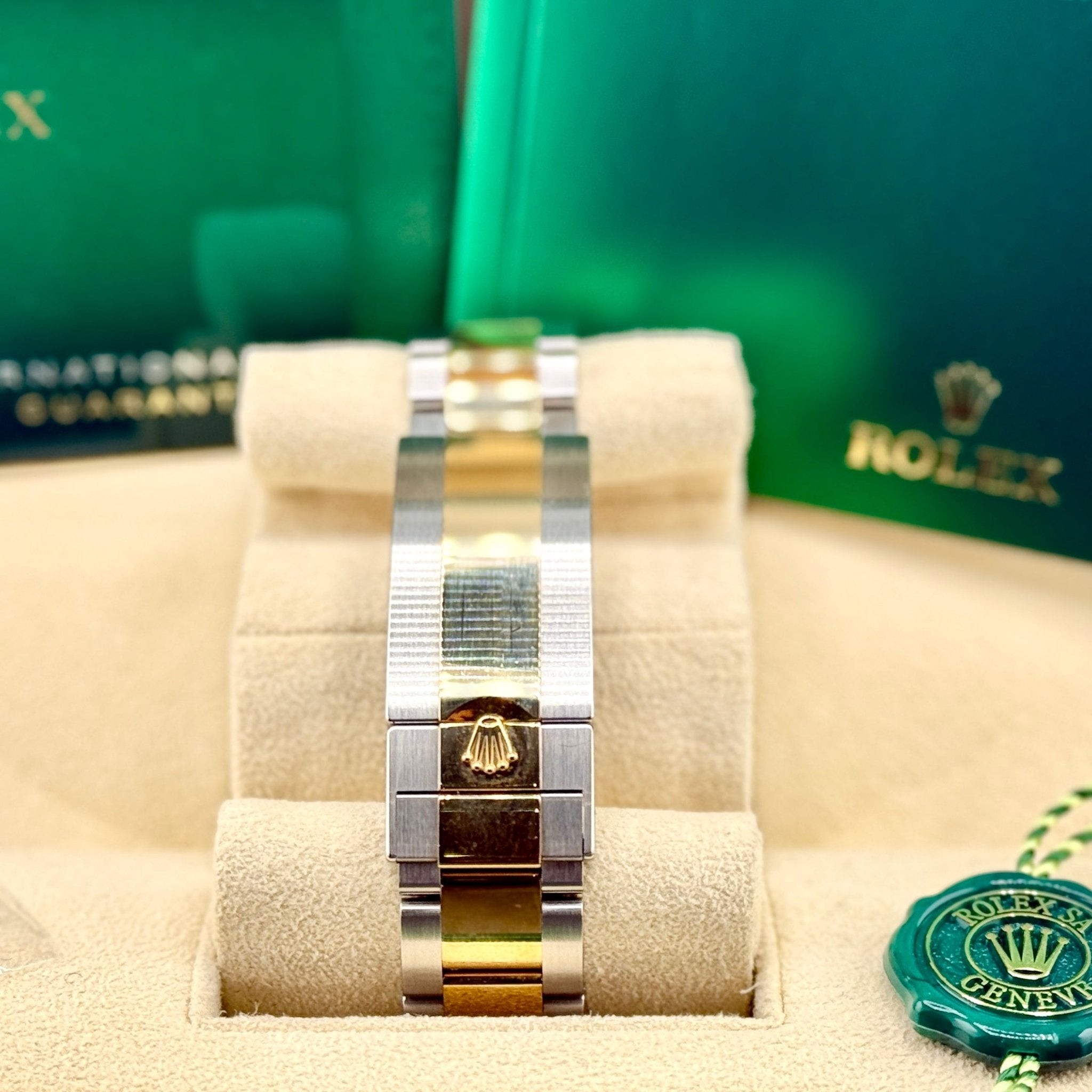 Rolex Submariner Date 126613LN, bracciale