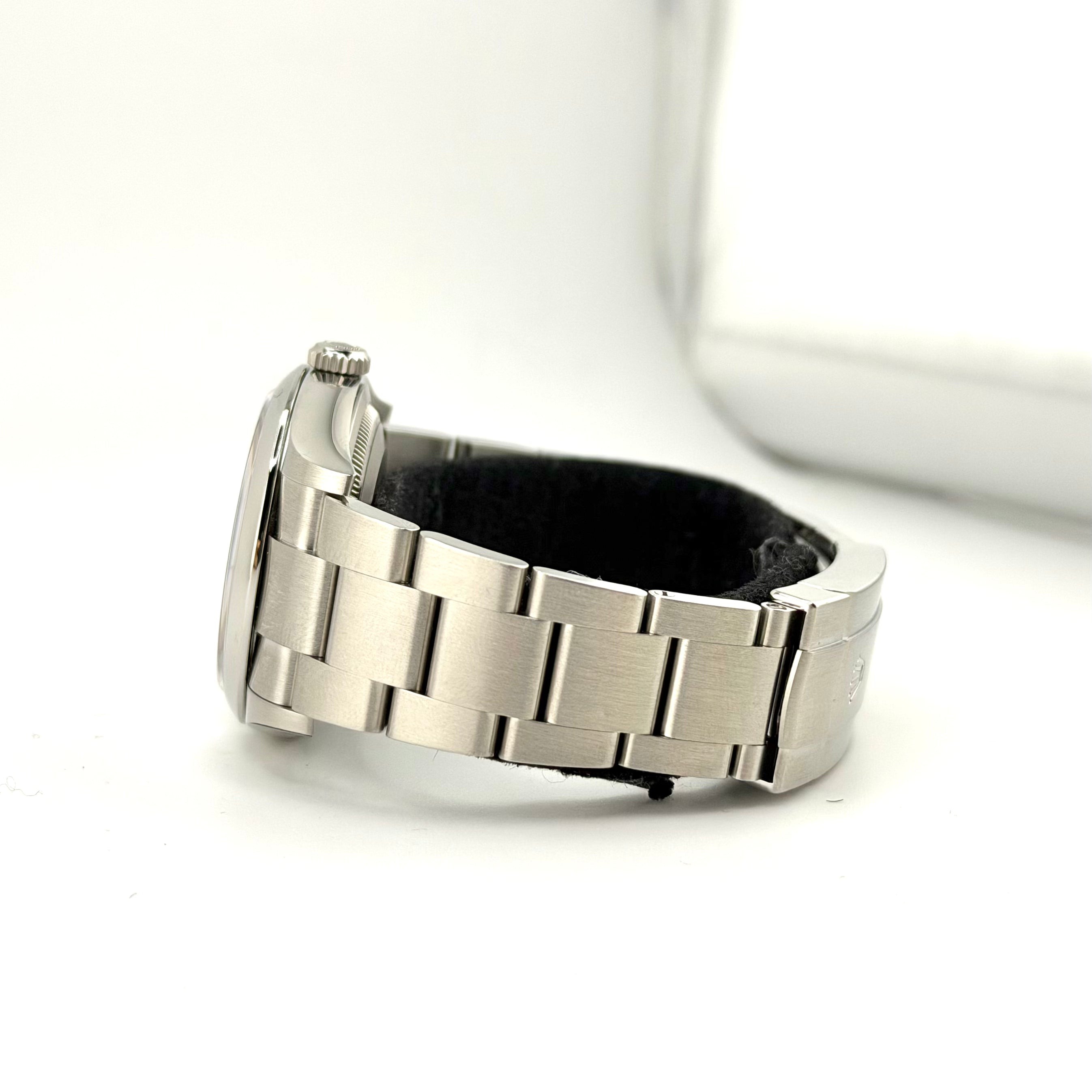Rolex Oyster Perpetual referenza 126000, dettaglio