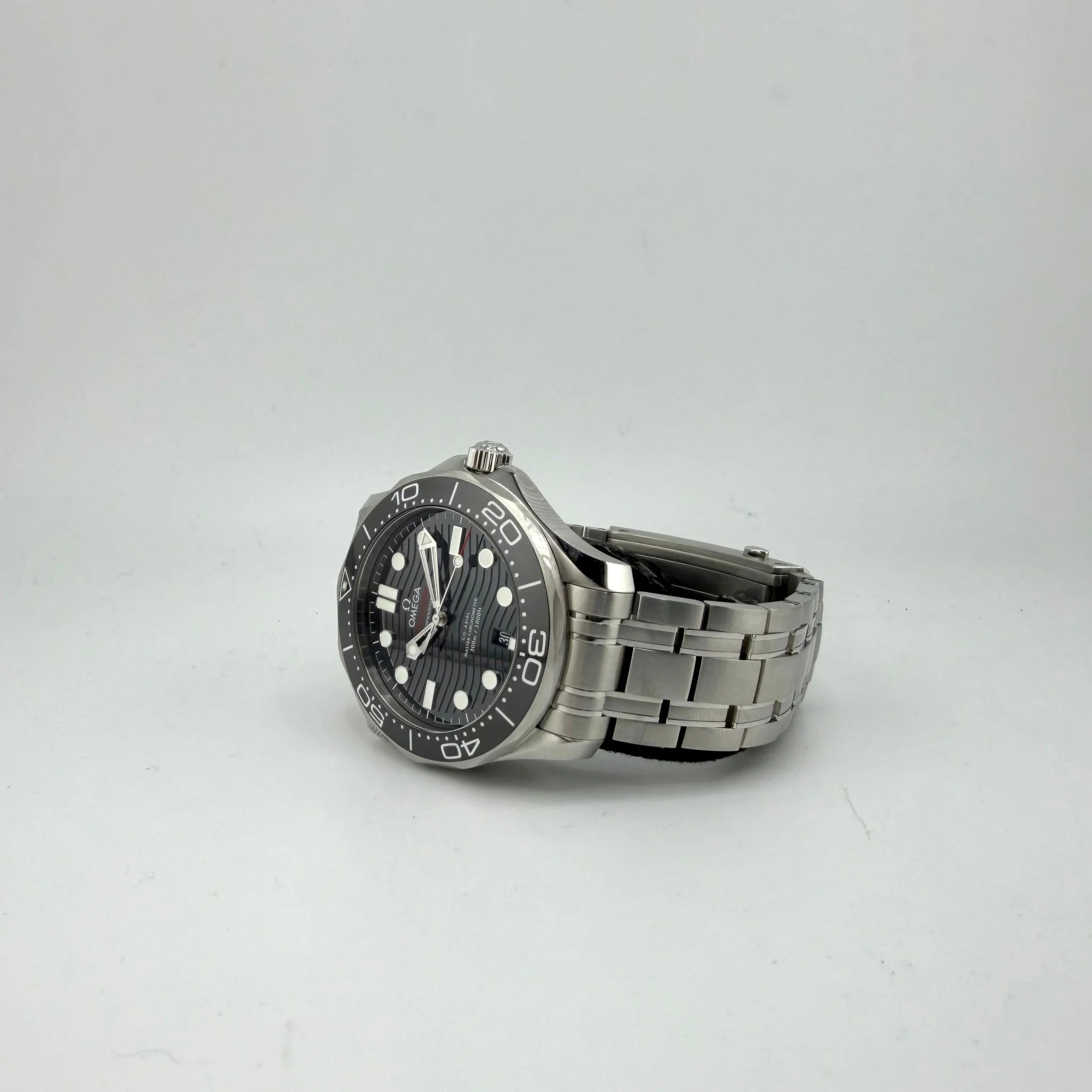 Omega SeaMaster referenza 210.30.42.20.01.001, dettaglio 2