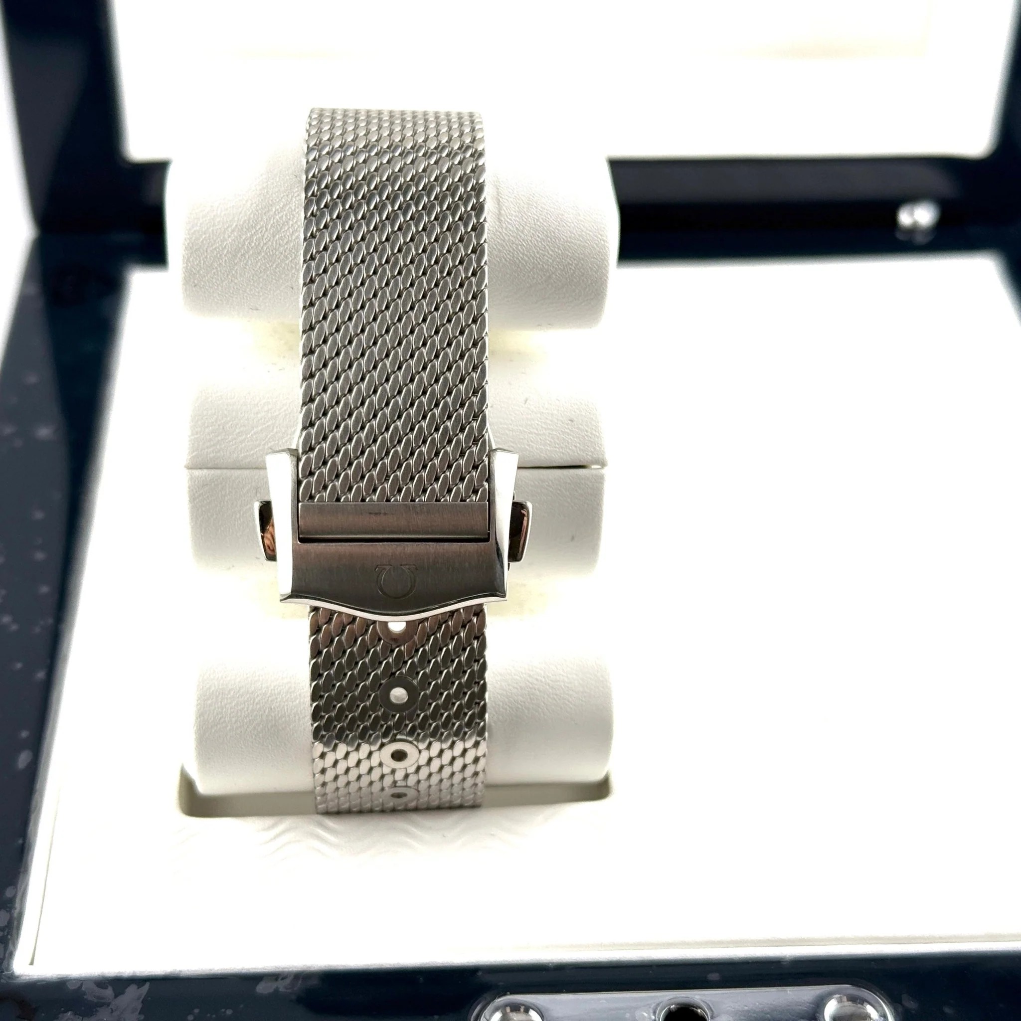 Omega Seamaster 007 referenza 210.30.42.20.03.002, dettaglio 5