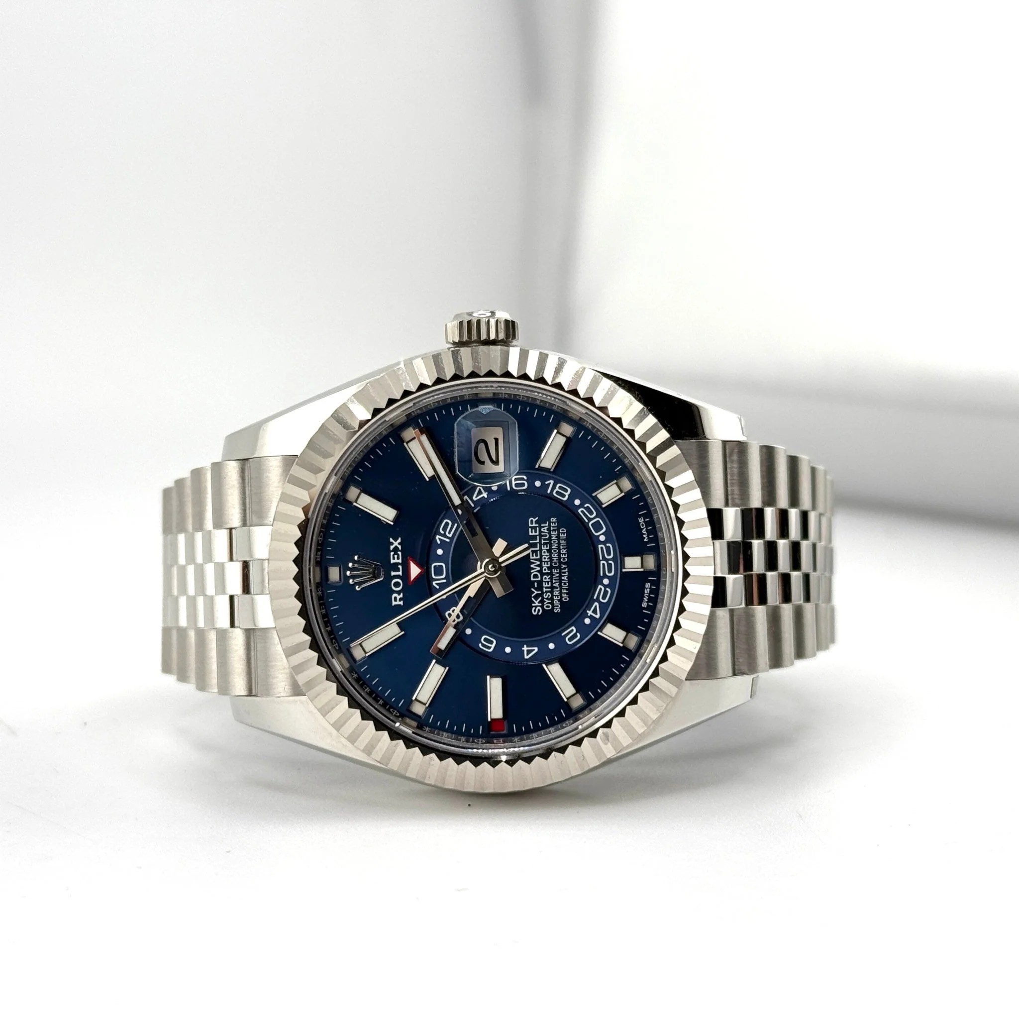 Rolex Sky-Dweller: immagine editoriale della referenza 336934 (Rolex Sky-Dweller 336934).