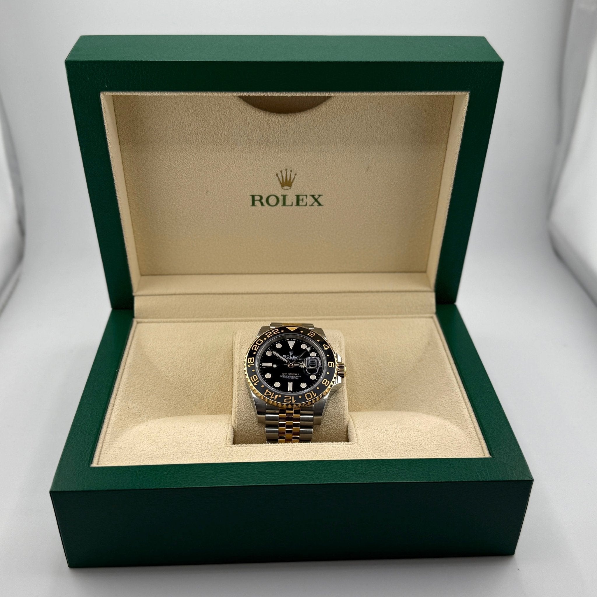 Rolex GMT-Master II 126713GRNR, vista 2
