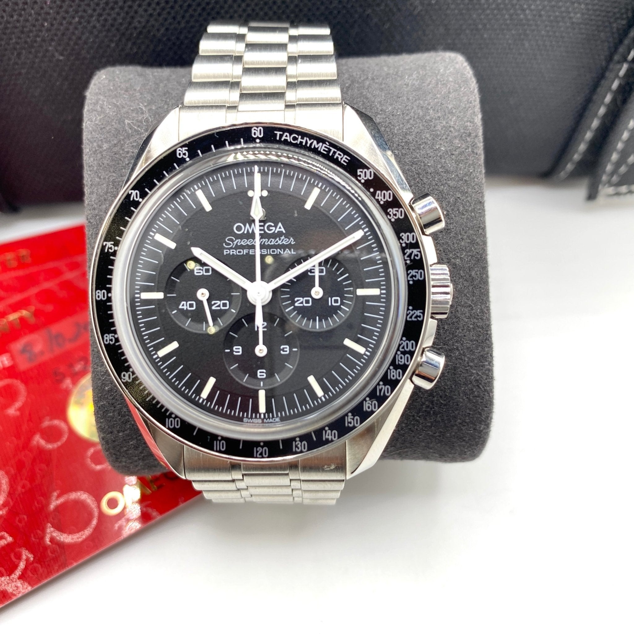 OMEGA Speedmaster 310.30.42.50.01.002, vista 2