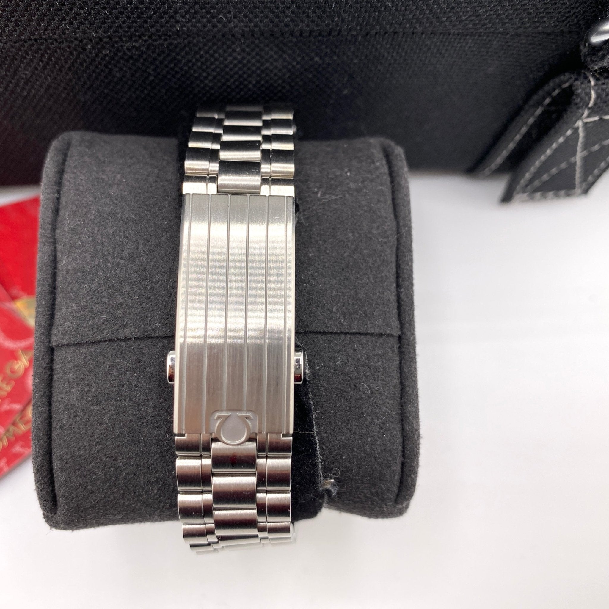 OMEGA Speedmaster 310.30.42.50.01.002, vista 3