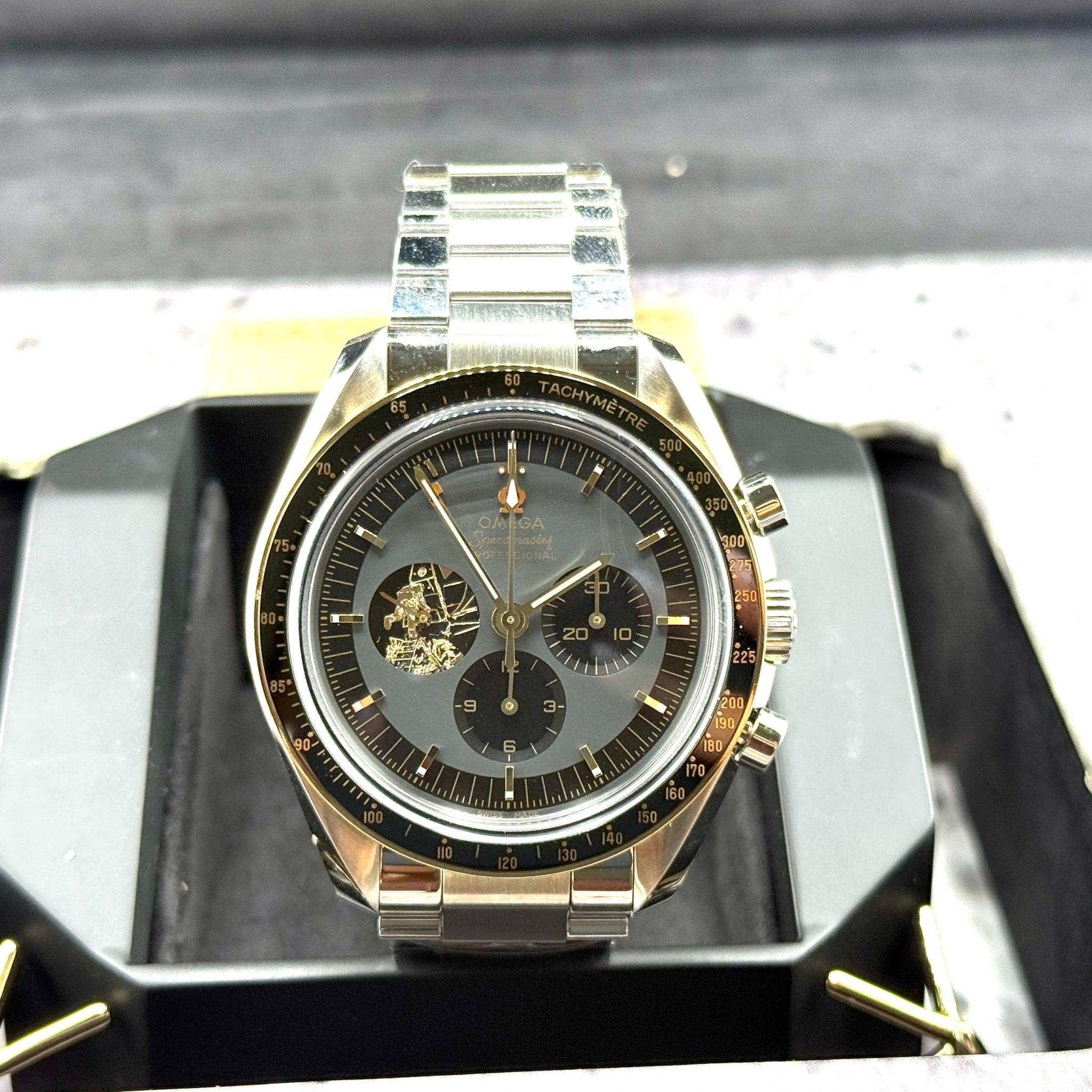 OMEGA Speedmaster Apollo 11 50th Anniversary 310.20.42.50.01.001, dettaglio fotografico 2