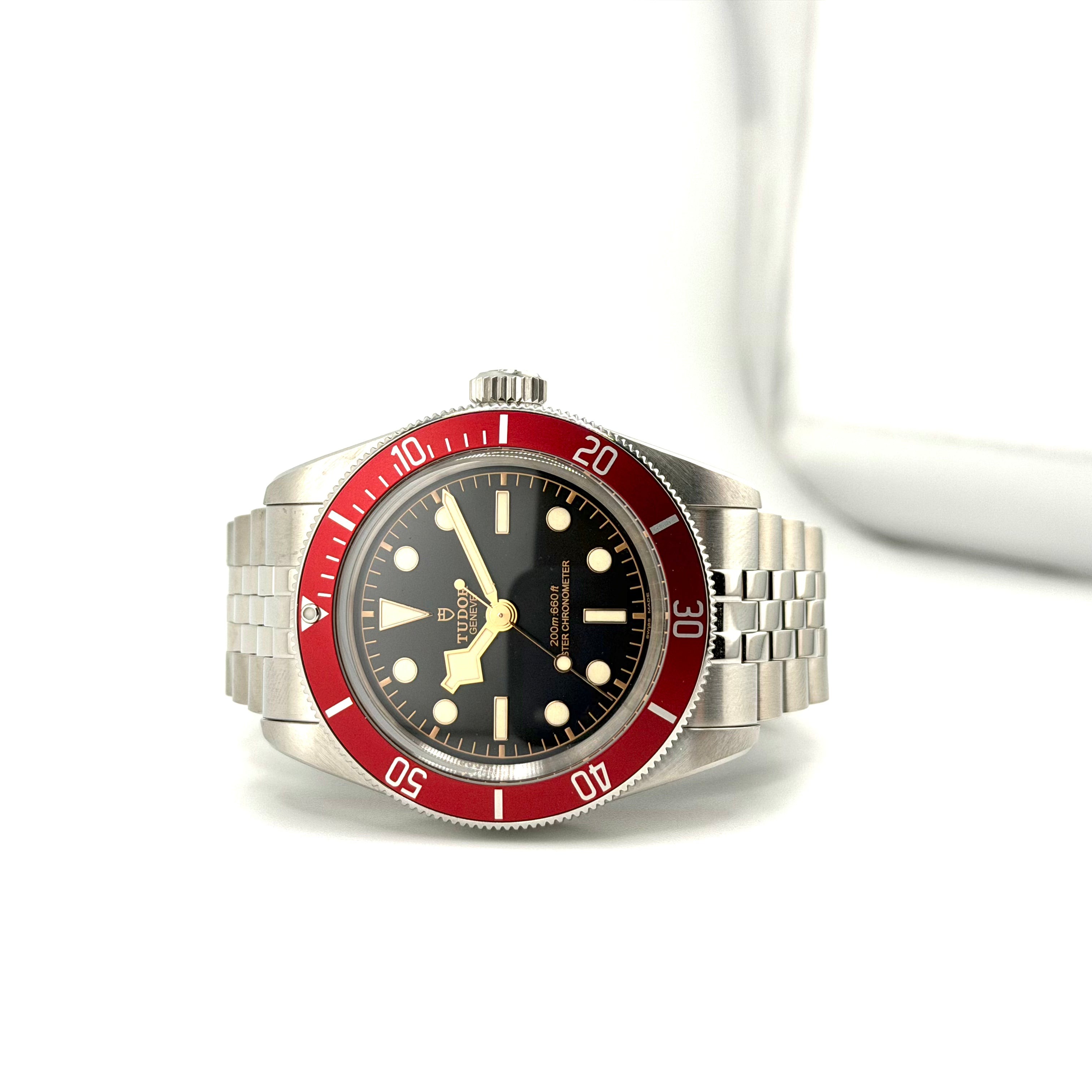 Tudor Black Bay 7941A1A0RU, dettaglio fotografico 1