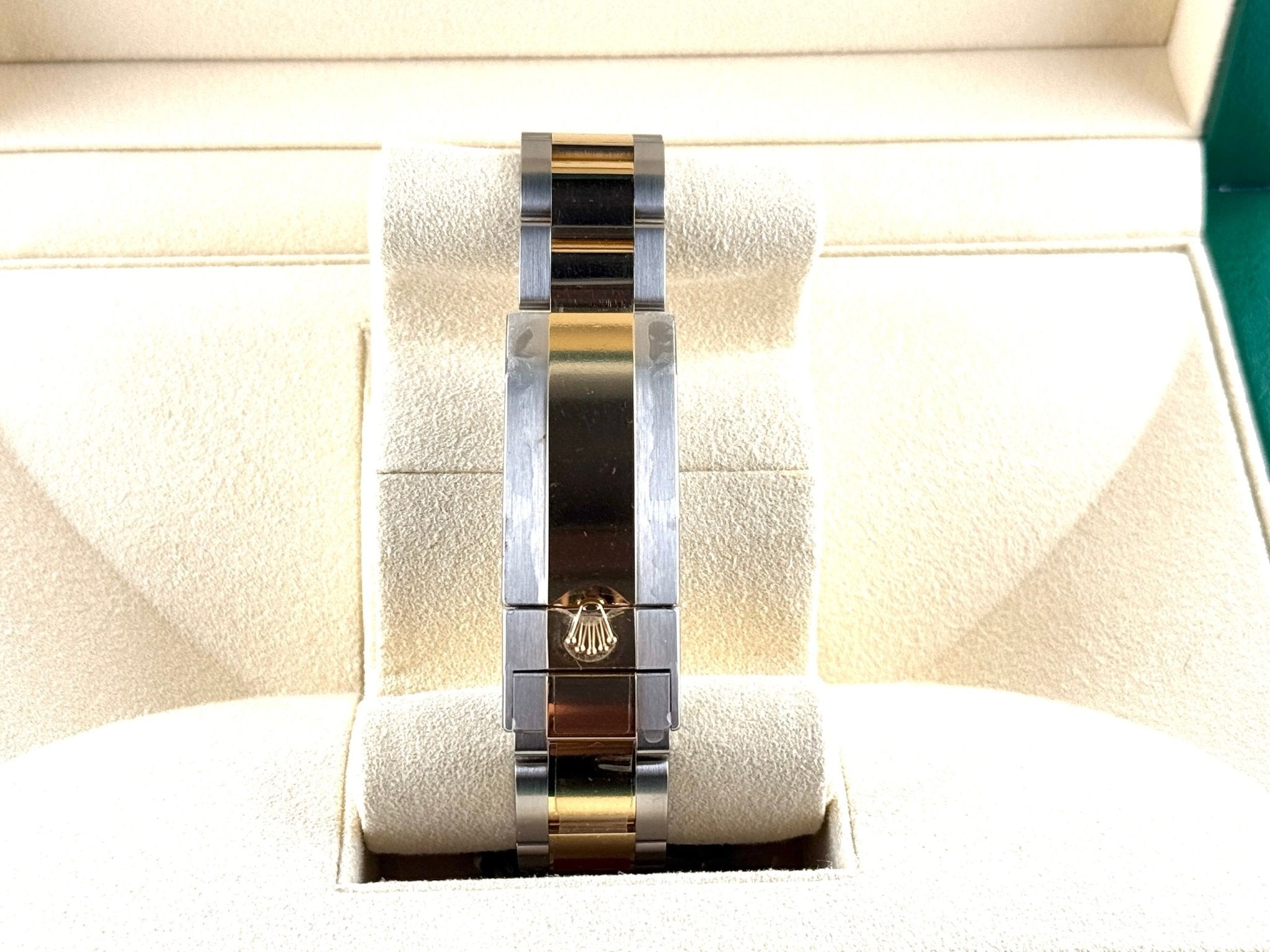 Rolex Submariner Date 116613LB, dettaglio fotografico 4