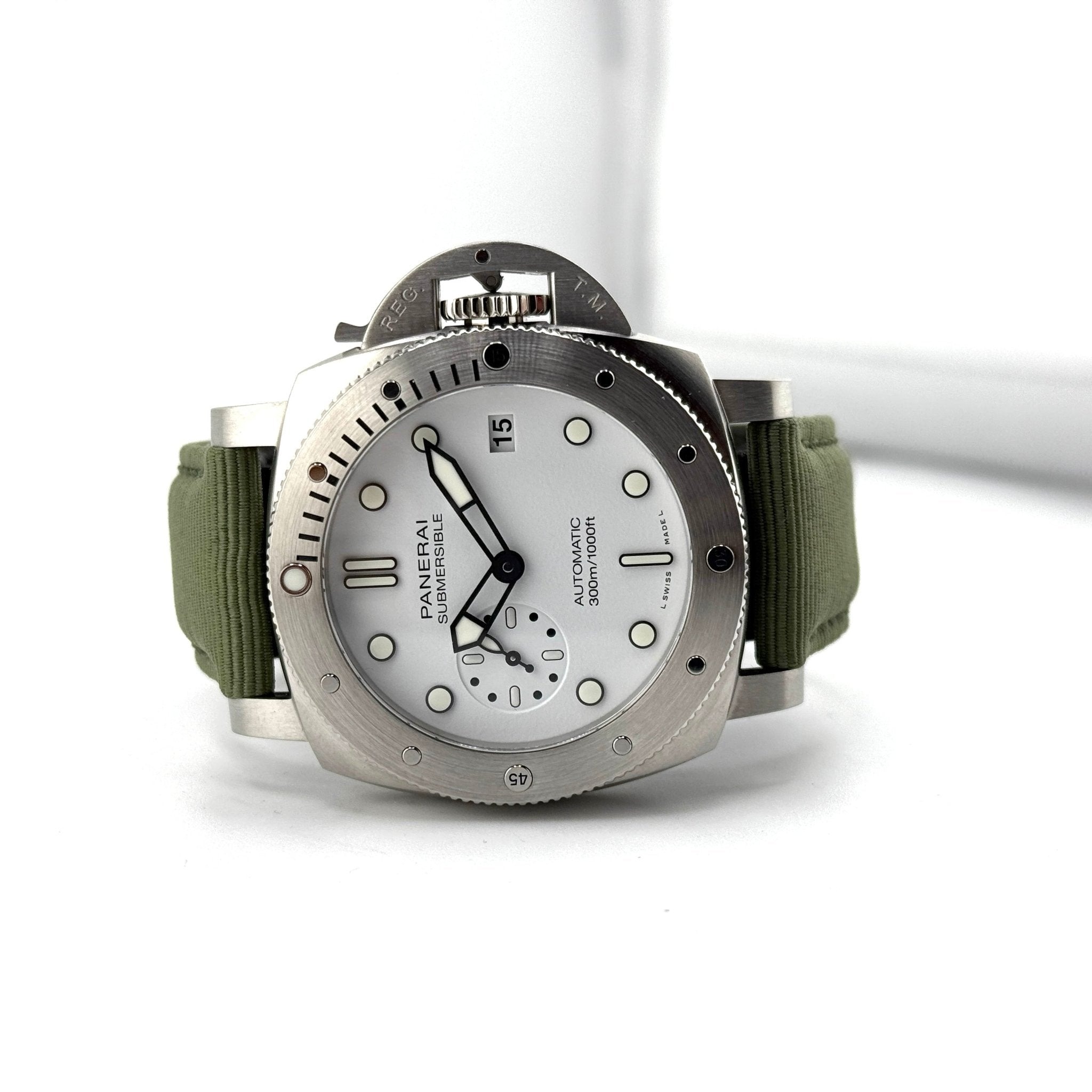 Panerai Submersible PAM02223, dettaglio fotografico 1