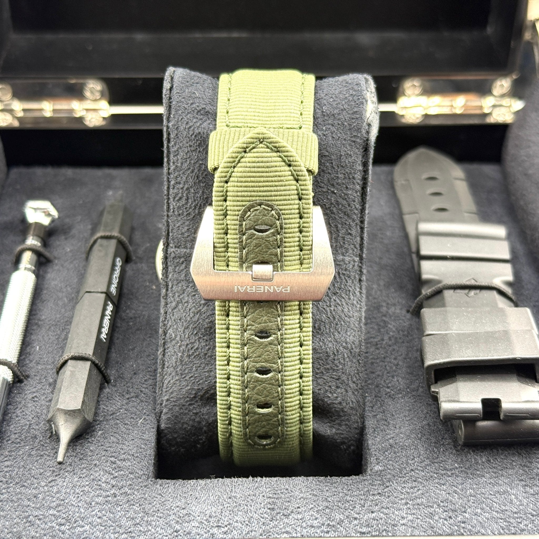 Panerai Submersible PAM02223, dettaglio fotografico 4