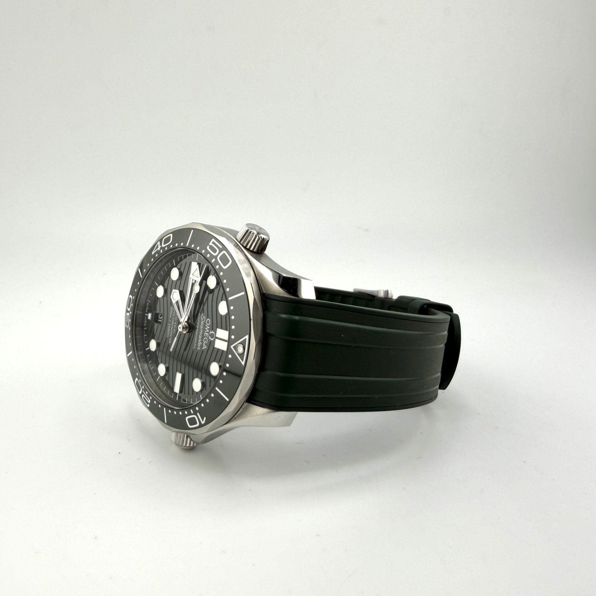 OMEGA Seamaster Diver 300M 210.32.42.20.10.001, dettaglio fotografico 2