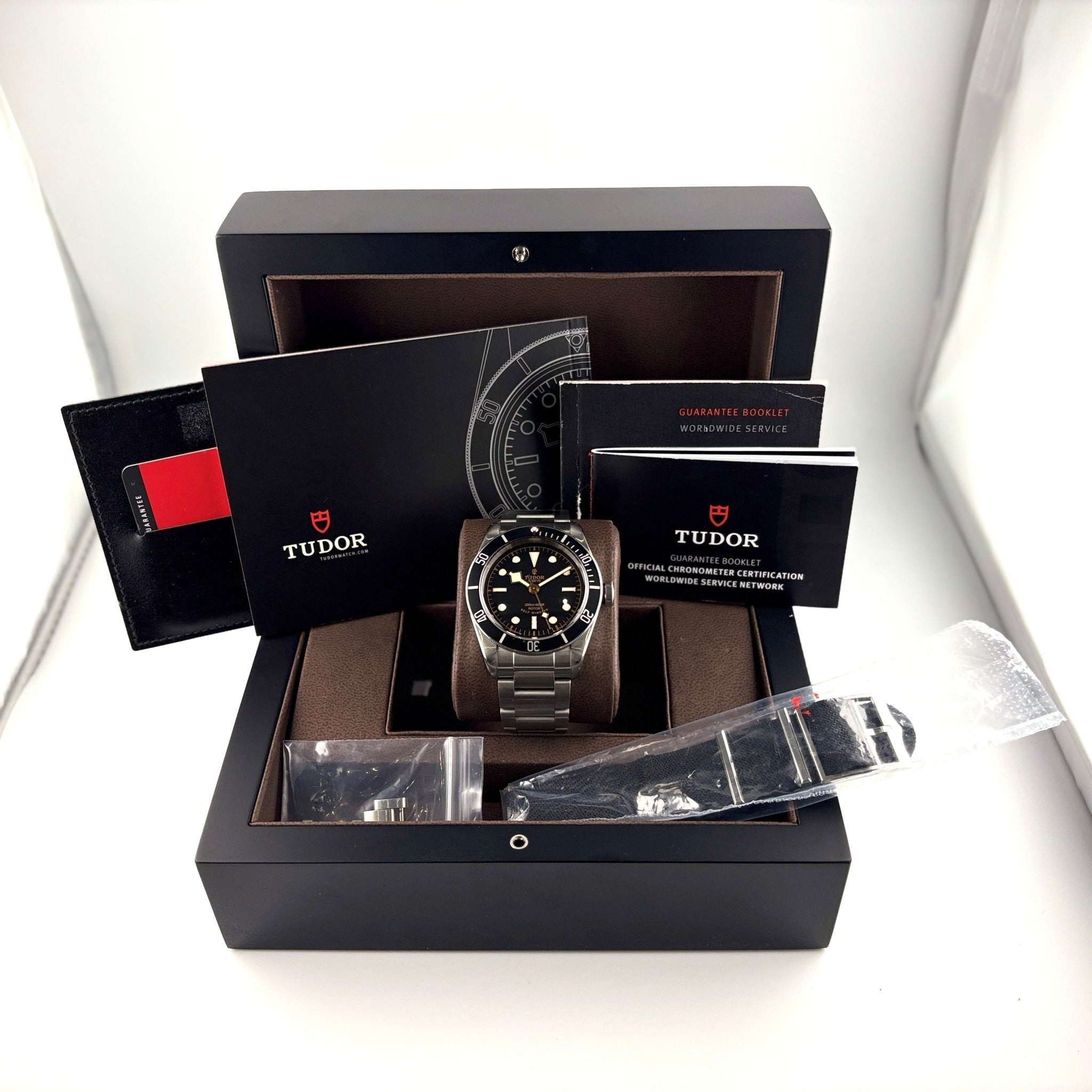 Tudor 79220N, vista