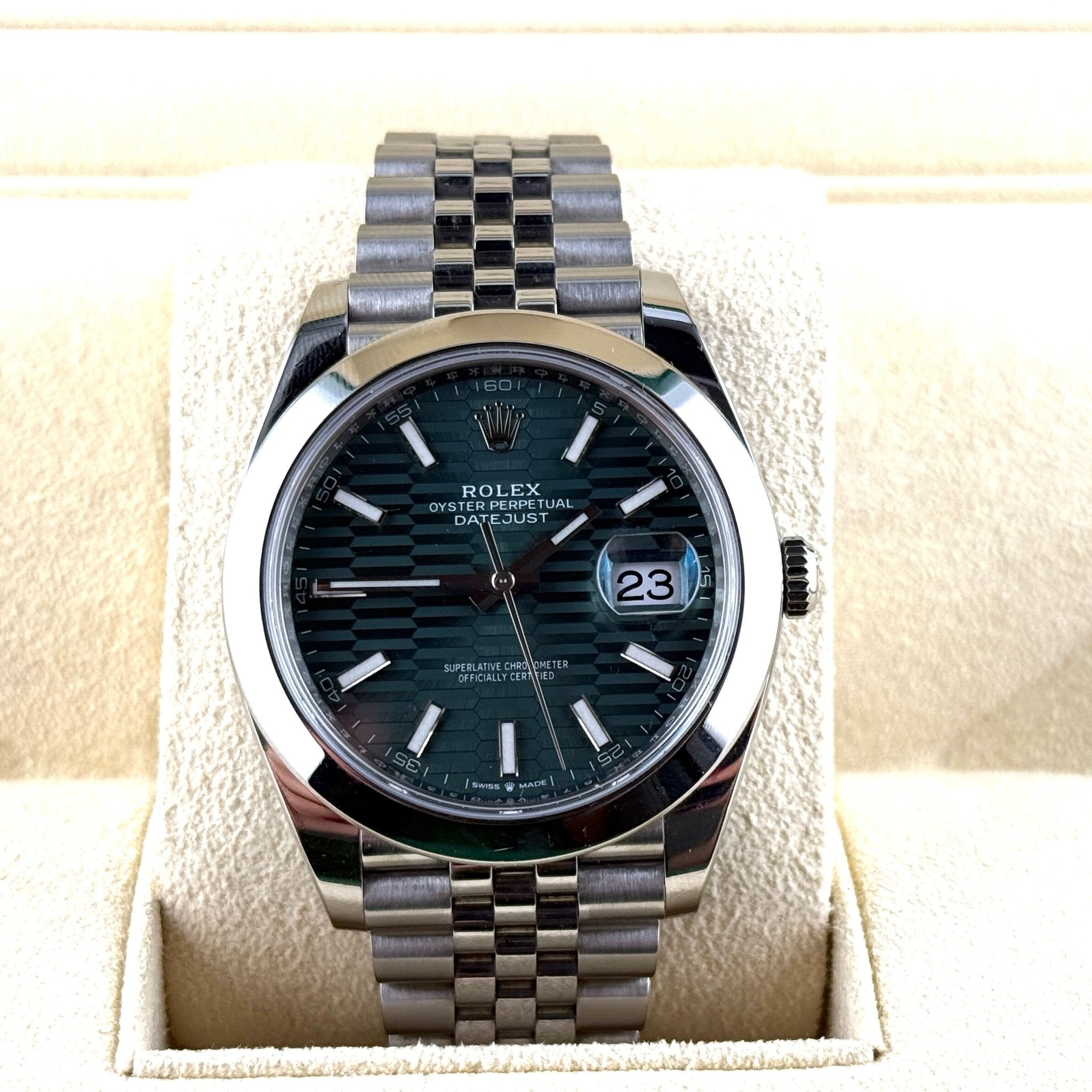 Rolex 126300, dettaglio 3