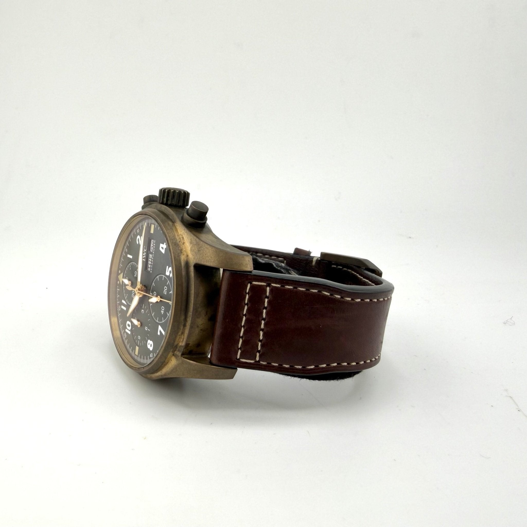 IWC Pilot’s Watch Chronograph Spitfire IW387902, profilo della cassa