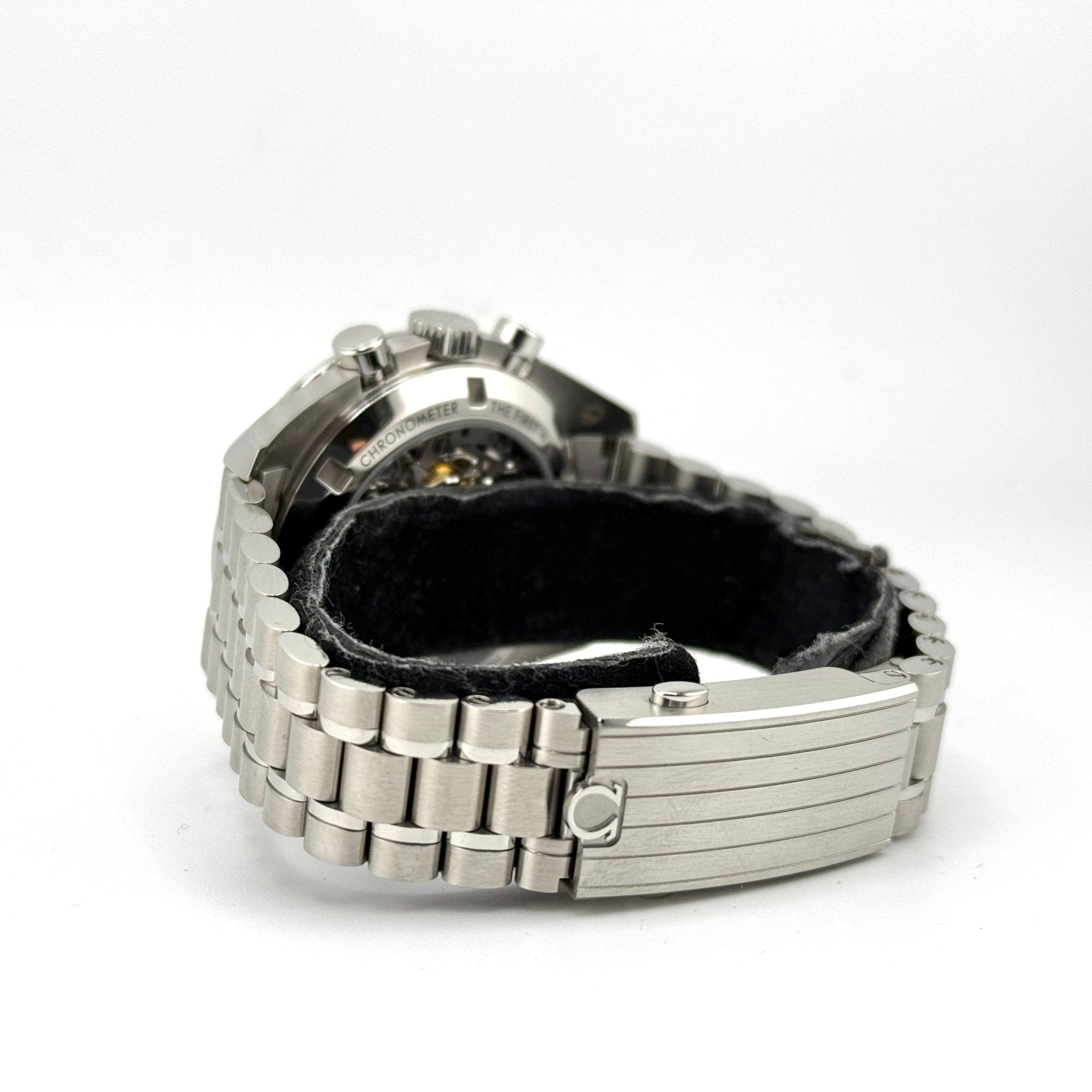 OMEGA Speedmaster Moonwatch Professional 310.30.42.50.01.004, dettaglio della chiusura