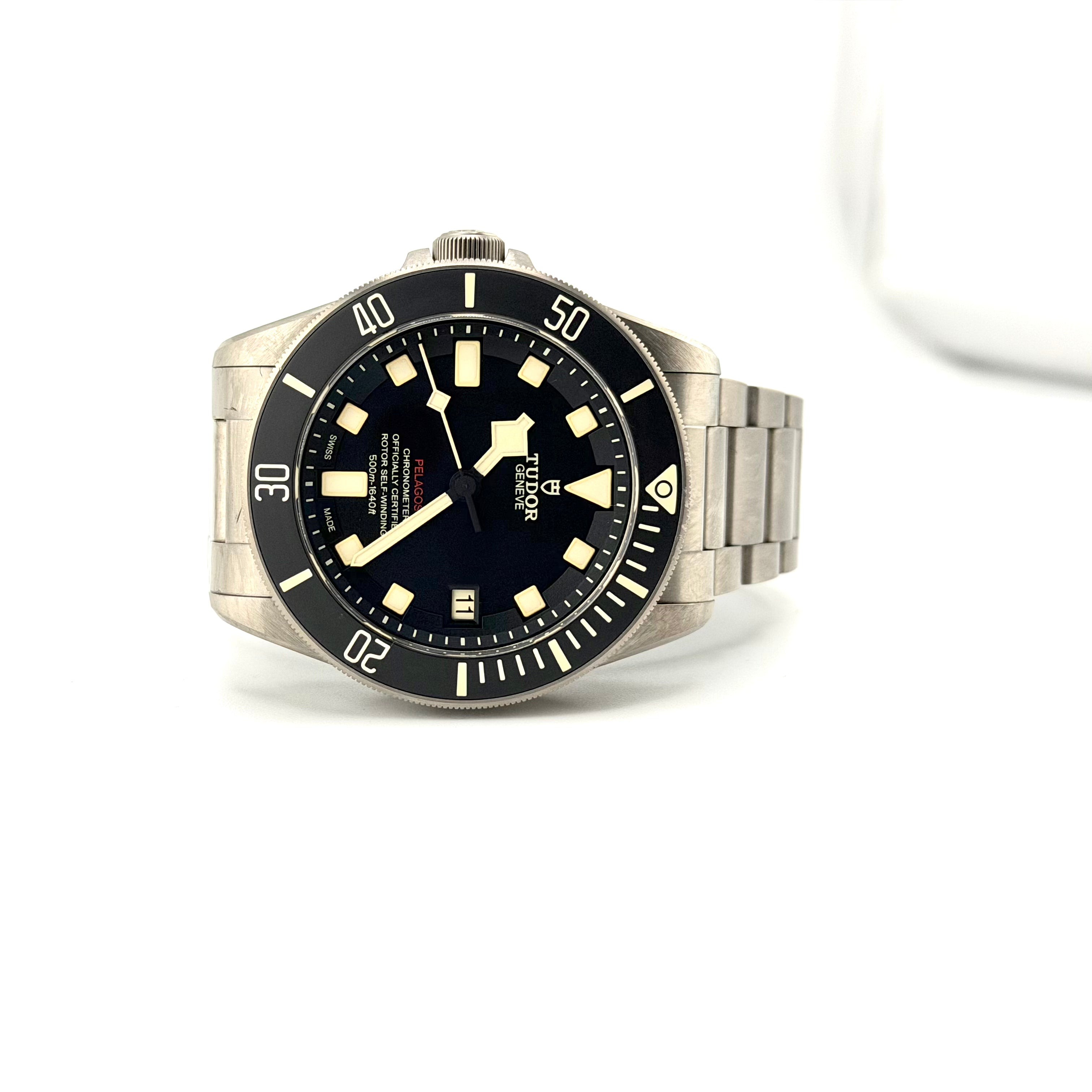 Tudor Pelagos LHD 25610TNL, vista principale
