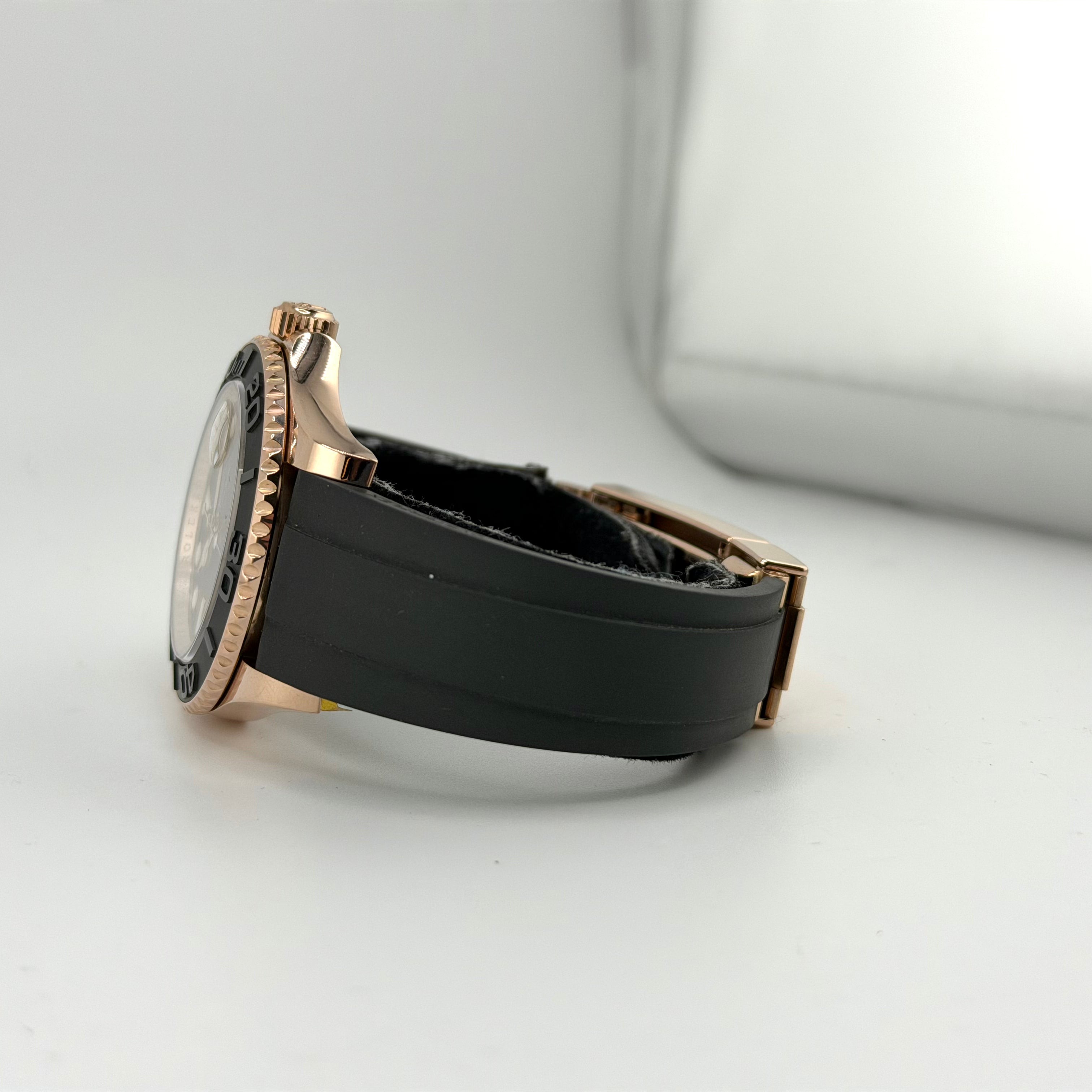 Rolex Yacht-Master 40 126655, profilo della cassa