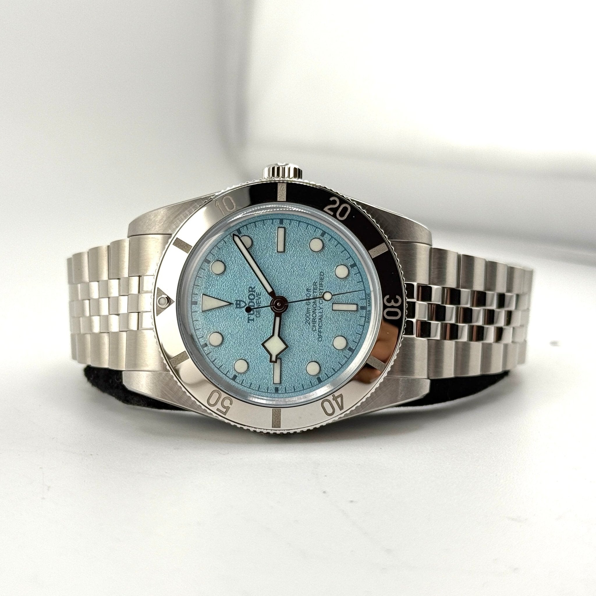 Tudor Black Bay 54 79000, vista principale